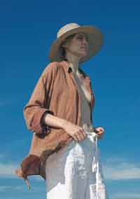 An einem schönen Sonnentag können über die Haut bis zu 20.000 IE Vitamin D entstehen (40 IE entsprechen 1 Mikrogramm Vitamin D3), Foto: Stock photo