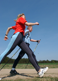 Rasches Gehen kann helfen, gesünder zu bleiben und länger zu leben (Foto: TK)